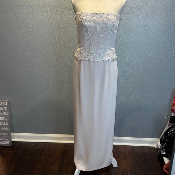 MONTAGE COLLECTION Blush Embroidered Maxi Formal Evening Gown - Size 6 - Picture 1 of 15